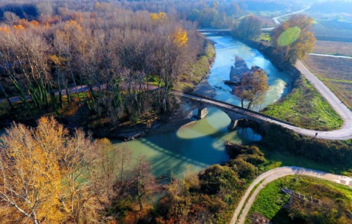 Καστοριά: Κατέρρευσε η ιστορική γέφυρα της Ποριάς – Η περιοχή πριν και μετά την καταστροφή [photo+video] - Φωτογραφία 1