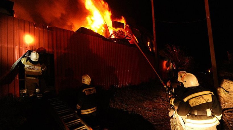 Επτά νεκροί, μεταξύ τους και δύο παιδιά, σε πυρκαγιά - Φωτογραφία 1