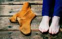 Κρύα πόδια: Ποιοι οι κίνδυνοι για την υγεία