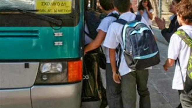 Αχαΐα: Σοβαρό επεισόδιο το πρωί έξω από δημοτικό σχολείο - Γονείς καταγγέλλουν ότι τα παιδιά τους παραλίγο να ταξίδευαν με λεωφορείο που είχε φθαρμένα ελαστικά - Φωτογραφία 1