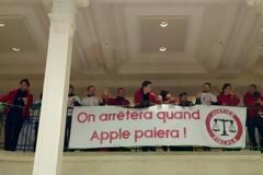 Γαλλία: Μαζικές έφοδοι ακτιβιστών σε καταστήματα της Apple
