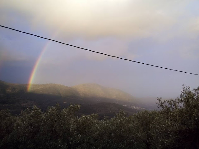 Το εντυπωσιακό ουράνιο τόξο στο Αγράμπελο (ΦΩΤΟ) - Φωτογραφία 2