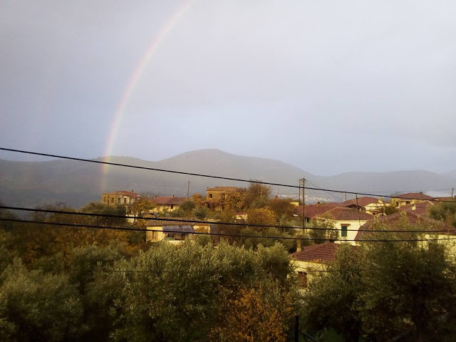 Το εντυπωσιακό ουράνιο τόξο στο Αγράμπελο (ΦΩΤΟ) - Φωτογραφία 4