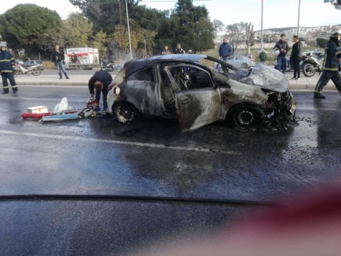 Θεσσαλονίκη: Φωτιά σε Ι.Χ. στην οδό Λαγκαδά [photos] - Φωτογραφία 7