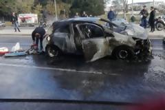 Θεσσαλονίκη: Φωτιά σε Ι.Χ. στην οδό Λαγκαδά [photos]