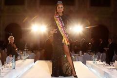 Η συγγραφέας Manuela Thoma-Adofo απέσπασε τον τίτλο «Miss 50 plus»