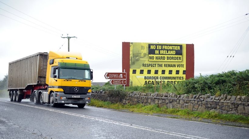 Βρετανία και ΕΕ συμφώνησαν να αποφύγουν ένα «σκληρό σύνορο» στην Ιρλανδία - Φωτογραφία 1