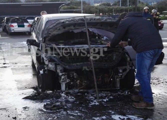 Χανιά:Ψώνιζε στο σούπερ μάρκετ ενώ το αυτοκίνητο του είχε τυλιχθεί στις φλόγες - Φωτογραφία 1
