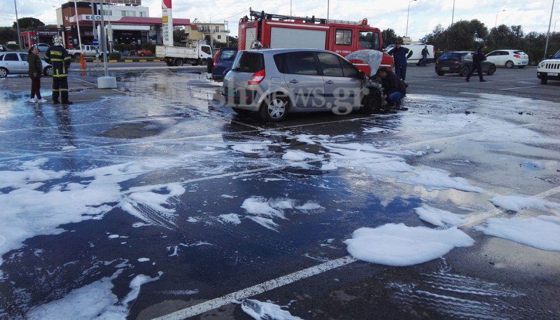 Χανιά:Ψώνιζε στο σούπερ μάρκετ ενώ το αυτοκίνητο του είχε τυλιχθεί στις φλόγες - Φωτογραφία 4