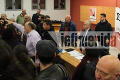 «Ντου» αλληλέγγυων σε εκδήλωση με ομιλητή τον Δραγασάκη - 'Ανοιξαν πανό για Μαζιώτη - Ρούπα