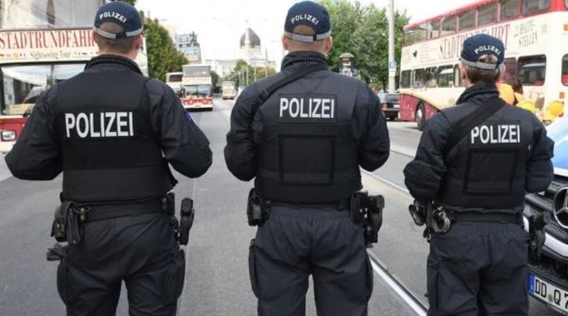 Αστυνομικές έφοδοι σε γιάφκες αυτονομιστών στη Γερμανία - Φωτογραφία 1