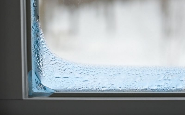 Τρεις τρόποι να περιορίσετε την υγρασία από τους τοίχους του σπιτιού σας - Φωτογραφία 1
