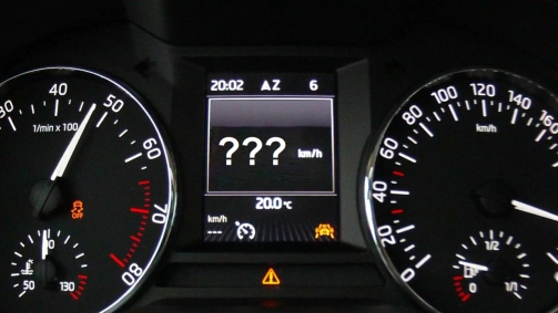 Πόσα χιλιόμετρα μπορείς να διανύσεις αν ο δείκτης της βενζίνης δείχνει 0 km; - Φωτογραφία 1