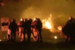 Αμείωτη η ένταση στα Εξάρχεια γύρω από το Πολυτεχνείο - 22 προσαγωγές [Εικόνες-Βίντεο]