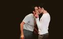 Κύπρος: Σάλος από γκέι φιλιά σε παράσταση του κρατικού θεάτρου [Βίντεο]