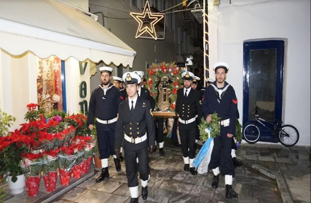 Η πολιτική και στρατιωτική ηγεσία του ΥΠΕΘΑ στις εκδηλώσεις για τον εορτασμό του Αγίου Νικολάου, Προστάτη του Πολεμικού και Εμπορικού Ναυτικού, στη Σχολή Ναυτικών Δοκίμων - Φωτογραφία 17