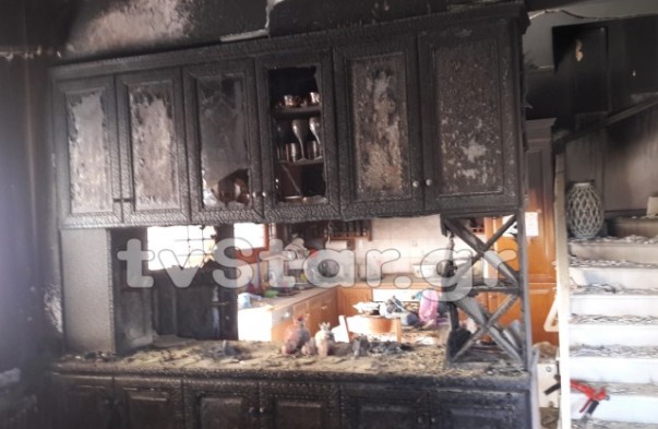 Φθιώτιδα: Σπίτι παραδόθηκε στις φλόγες - Πρόλαβαν και βγήκαν τα παιδιά - Φωτογραφία 1