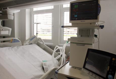 Στην Πάτρα ο δεύτερος θάνατος από ιλαρά στην Ελλάδα - Κατέληξε 17χρονος από την Ηλεία στη ΜΕΘ του ΠΓΝΠ - Φωτογραφία 1