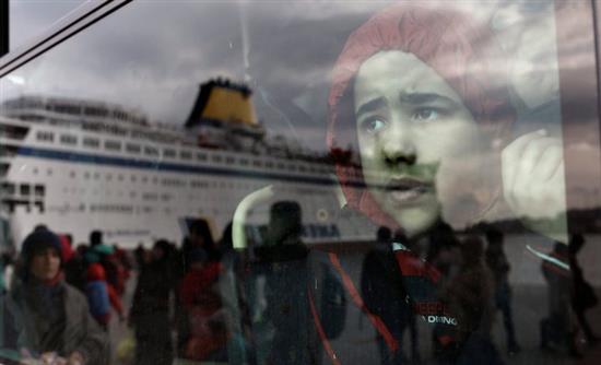 Μετακίνηση 1.000 προσφύγων από τα νησιά του Β. Αιγαίου σε άλλους προορισμούς - Φωτογραφία 1