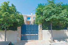 Η αμύθητη περιουσία της Μενεγάκη! Η πολυκατοικία στην Κάρυστο, η βίλα στην Χαλκιδική και τα πολλά εκατομμύρια στους λογαριασμούς της!