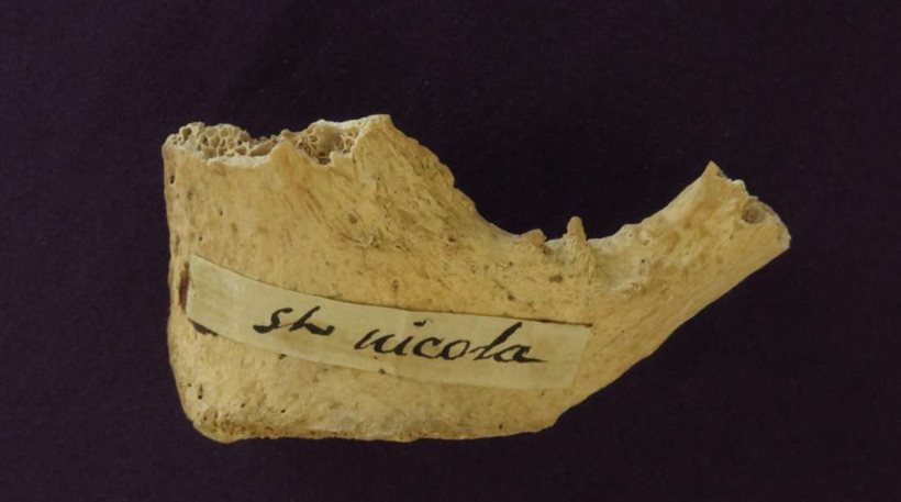 Ερευνητές στην Οξφόρδη βρήκαν οστό του Αγίου Νικολάου - Φωτογραφία 1