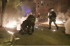 Βίντεο: Εκπρόσωπος των ειδικών φρουρών για τα επεισόδια: «Είχαμε εντολή να μην επεμβαίνουμε».