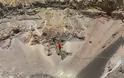 Περού Ατρόμητος Γερμανός περπάτησε σε τεντωμένο σχοινί πάνω τον κρατήρα ενεργού ηφαιστείου