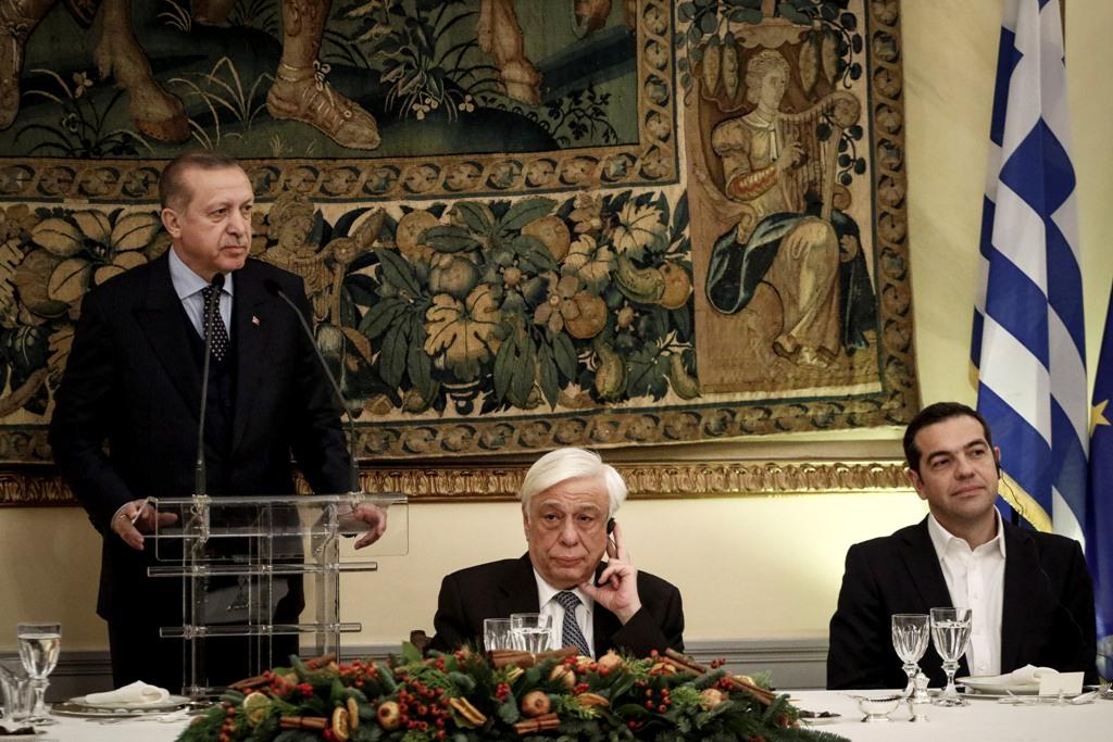 Το δείπνο προς τιμήν του Ερντογάν στο Προεδρικό Μέγαρο (Photos) - Φωτογραφία 8