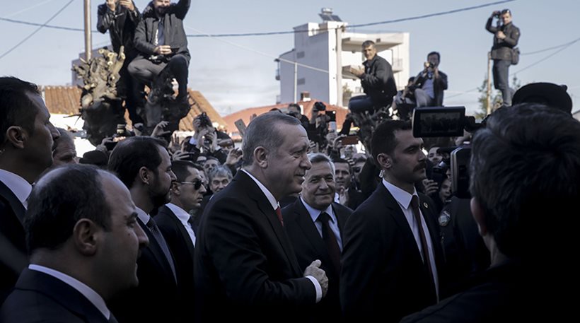 Ο Ερντογάν στην Κομοτηνή: «Άλλα συμφωνήσαμε κ. πρόεδρε» του είπε ο υφυπουργός Εξωτερικών - Φωτογραφία 1