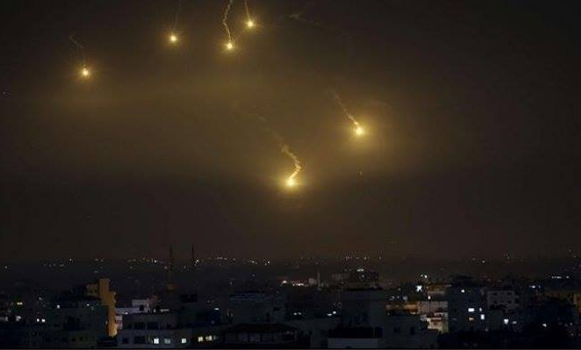 Ισραηλινές αεροπορικές επιδρομές στη Γάζα - Φωτογραφία 3