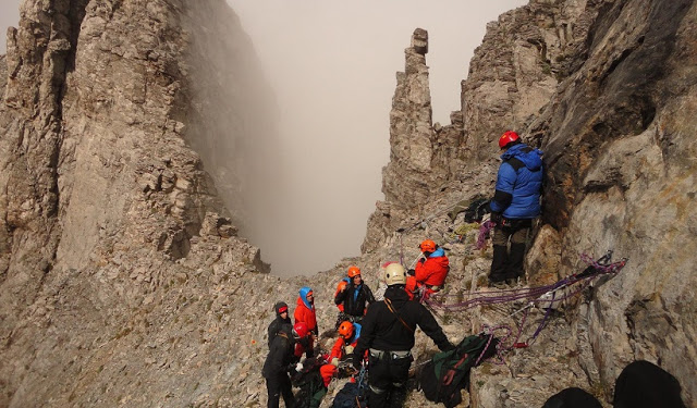 Επιχείρηση της Πυροσβεστικής για τον απεγκλωβισμό ορειβατών στον Όλυμπο - Φωτογραφία 1