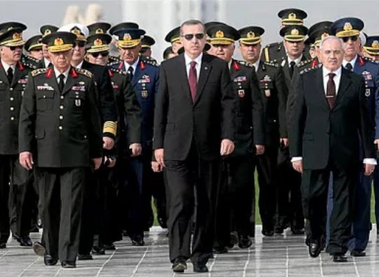 Ο σουλτάνος Ερντογάν και η ολέθρια σχέση με τον Στρατό του - Φωτογραφία 1