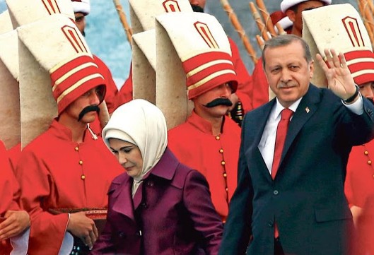 Ο σουλτάνος Ερντογάν και η ολέθρια σχέση με τον Στρατό του - Φωτογραφία 2