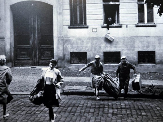 Πώς οι Ανατολικογερμανοί δραπέτευαν στο Δυτικό Βερολίνο μέσω διαμερισμάτων που βρίσκονταν ακριβώς πάνω στη συνοριακή γραμμή - Φωτογραφία 3