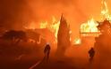 ΗΠΑ: Οι φλόγες συνεχίζουν να απειλούν χιλιάδες κατοικίες στην Καλιφόρνια