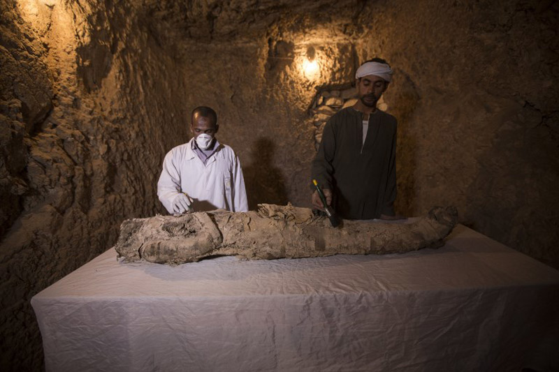 Αρχαιολόγοι ανακάλυψαν μούμια 3.500 ετών σε ανεξερεύνητο τάφο στο Λούξορ - Φωτογραφία 3