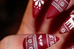 Christmas nails: Το αγαπημένο κόκκινο των Χριστουγέννων