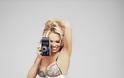 Η Pamela Anderson στα 50 της χρόνια μεταμορφώνεται σε pin up girl - Φωτογραφία 2