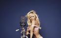 Η Pamela Anderson στα 50 της χρόνια μεταμορφώνεται σε pin up girl - Φωτογραφία 9
