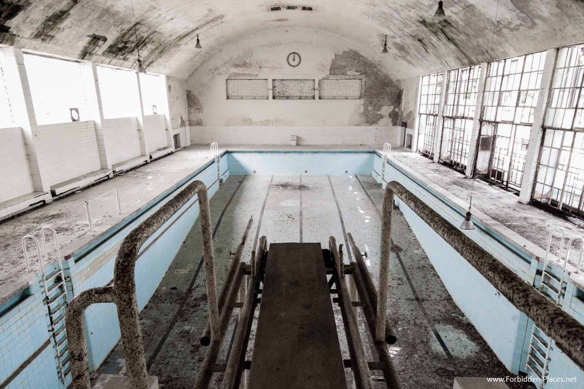Ο χρόνος έχει σταματήσει στο εγκαταλελειμμένο Ολυμπιακό Χωριό του Χίτλερ - Φωτογραφία 7