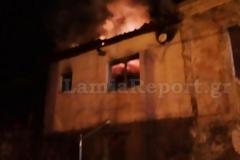 Φθιώτιδα: Παρανάλωμα του πυρός σπίτι στην Αμφίκλεια [photos]