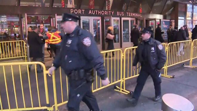 Alert! Έκρηξη σε σταθμό λεωφορείων στη Νέα Υόρκη - Υπάρχουν τραυματίες - Φωτογραφία 3