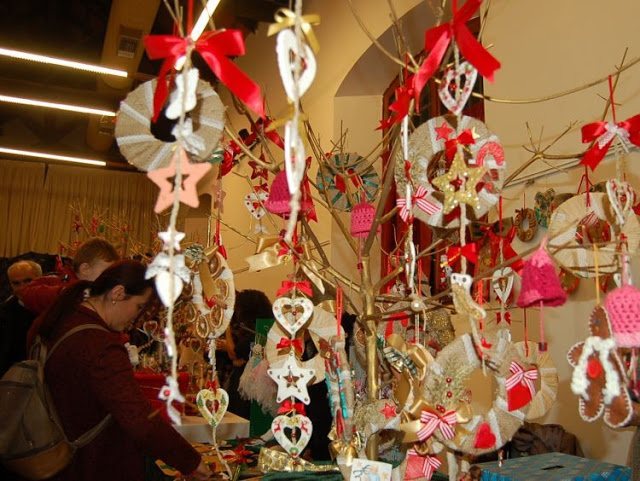 Χριστουγεννιάτικο bazaar από το Πνευματικό Κέντρο του Δήμου Ιερής Πόλης Μεσολογγίου - Φωτογραφία 2