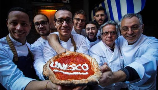 Η ναπολιτάνικη πίτσα ανήκει πλέον στην άυλη κληρονομιά της Unesco! - Φωτογραφία 1