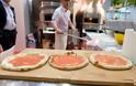 Η ναπολιτάνικη πίτσα ανήκει πλέον στην άυλη κληρονομιά της Unesco! - Φωτογραφία 3