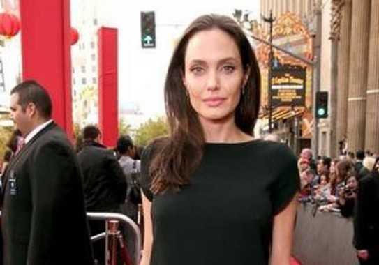 Σκελετωμένη η Jolie! Δεν θα πιστεύετε πόσα κιλά ζυγίζει... [photos] - Φωτογραφία 1