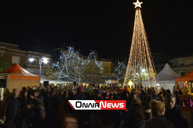Άναψε το Χριστουγεννιάτικο δέντρο στην κεντρική πλατεία του Μεσολογγίου (φωτο) - Φωτογραφία 16