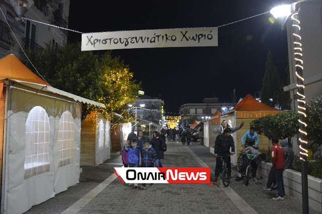 Άναψε το Χριστουγεννιάτικο δέντρο στην κεντρική πλατεία του Μεσολογγίου (φωτο) - Φωτογραφία 2