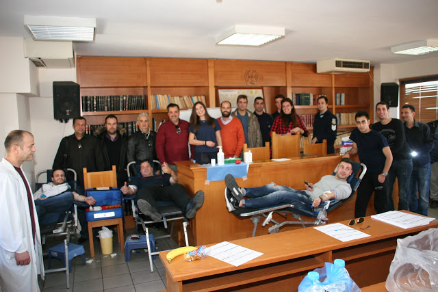 Οι αστυνομικοί της Τροχαίας ενίσχυσαν την Τράπεζα Αίματος της Ένωσης Αθηνών - Φωτογραφία 1