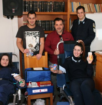 Οι αστυνομικοί της Τροχαίας ενίσχυσαν την Τράπεζα Αίματος της Ένωσης Αθηνών - Φωτογραφία 10